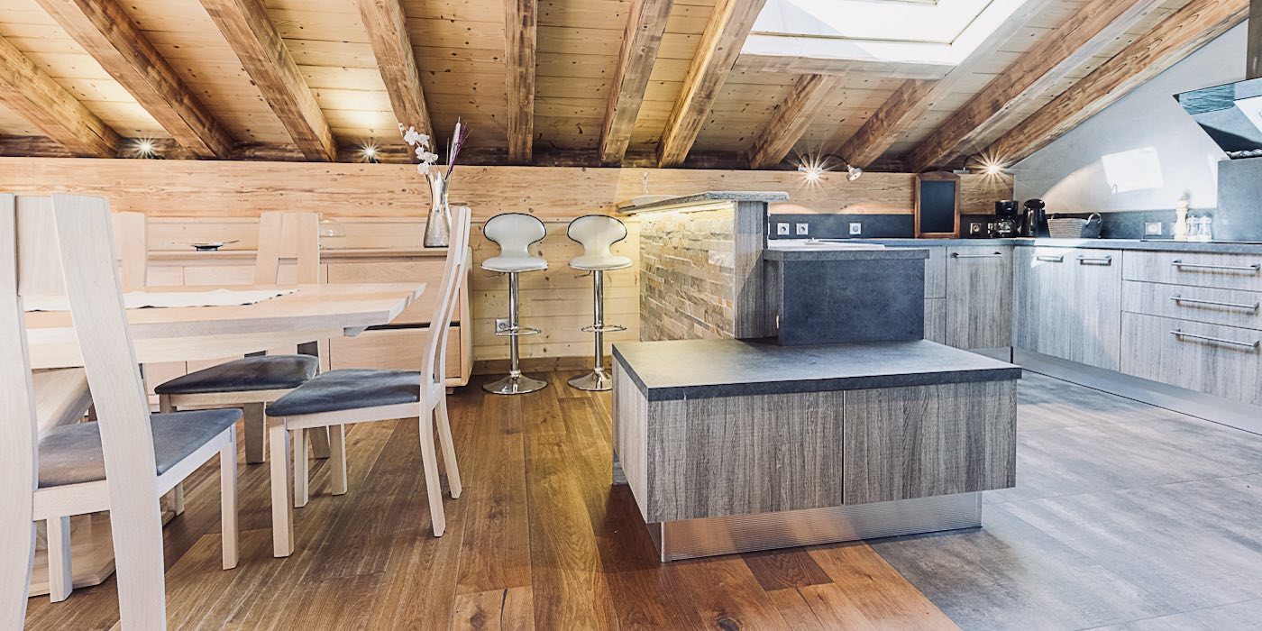 Chalet Jardin d'Angèle | Bed and Breakfast Courchevel Chalet Emilie kitchen