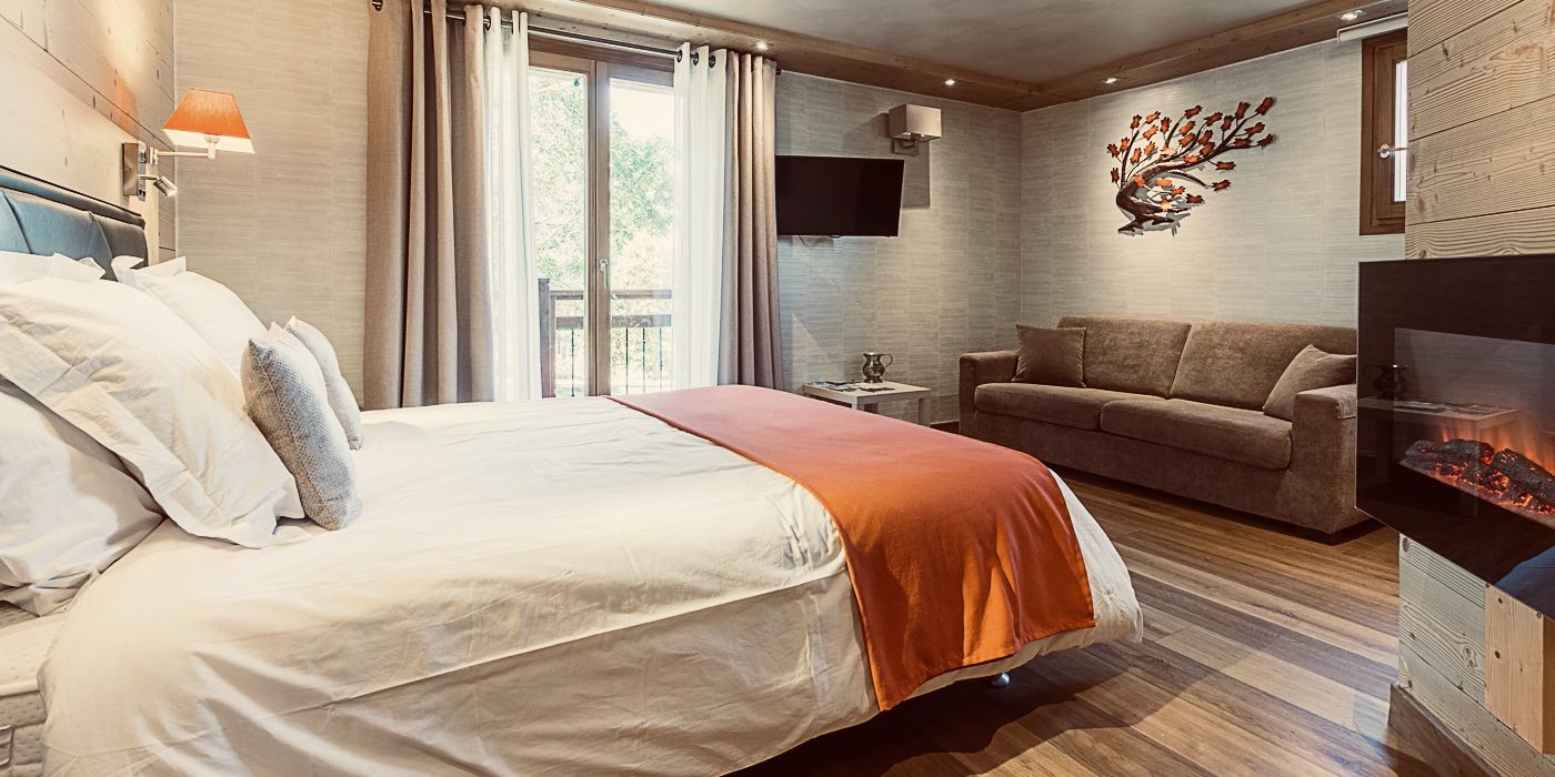 Chalet Jardin d'Angèle | Bed and Breakfast Courchevel chalet Emilie western room