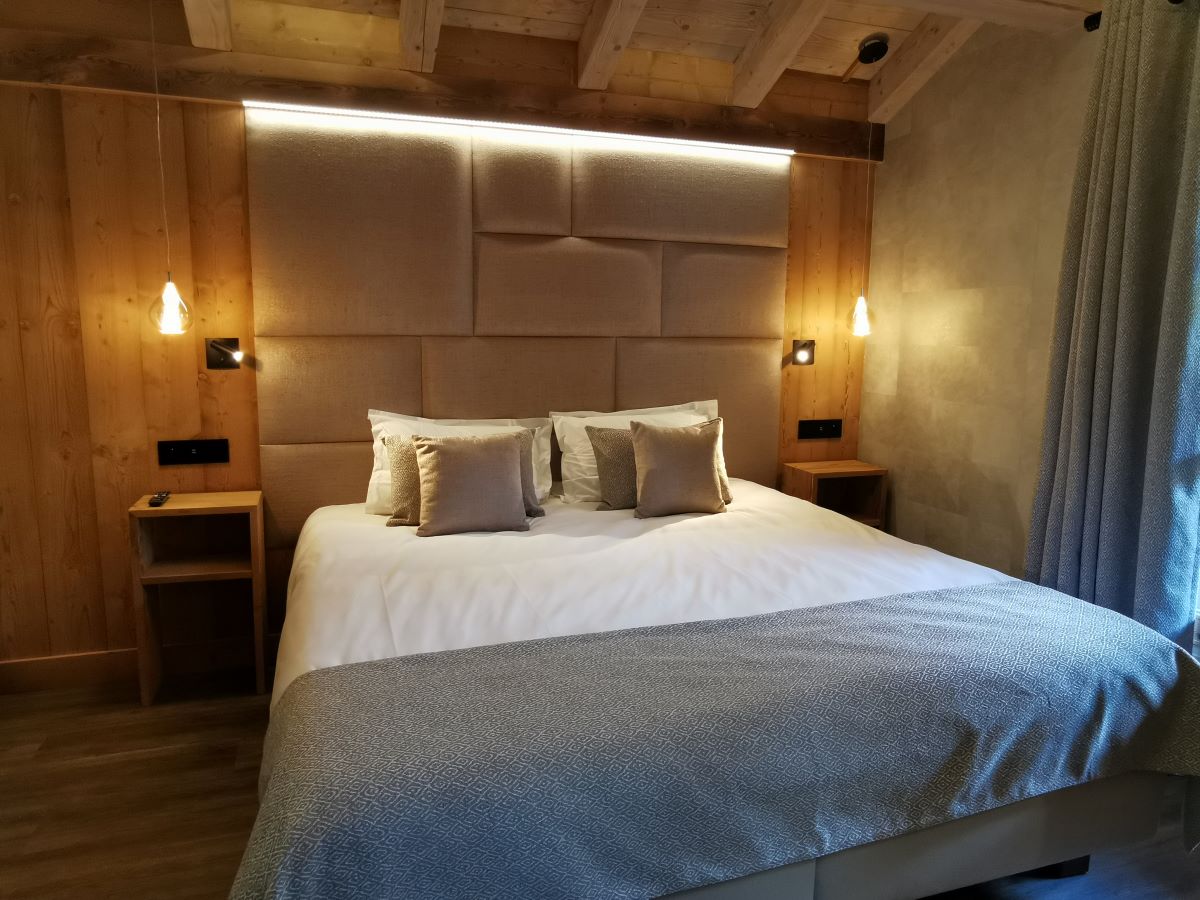 Chalet Jardin d'Angèle | Chambre d'Hôtes rénovation violette