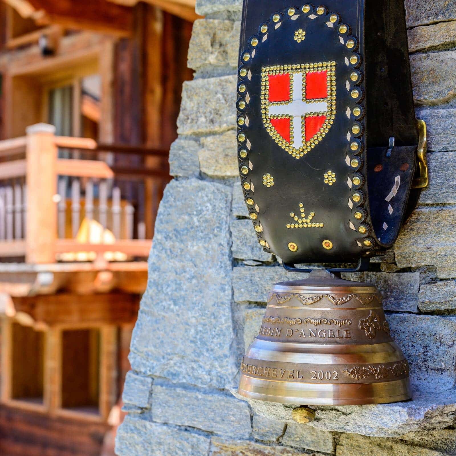 Chalet Jardin d'Angèle | ©Richard Roberts, cloche savoyarde
