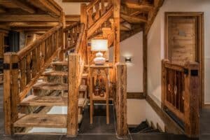 Chalet Jardin d'Angèle | ©Richard Roberts, old wood staircase