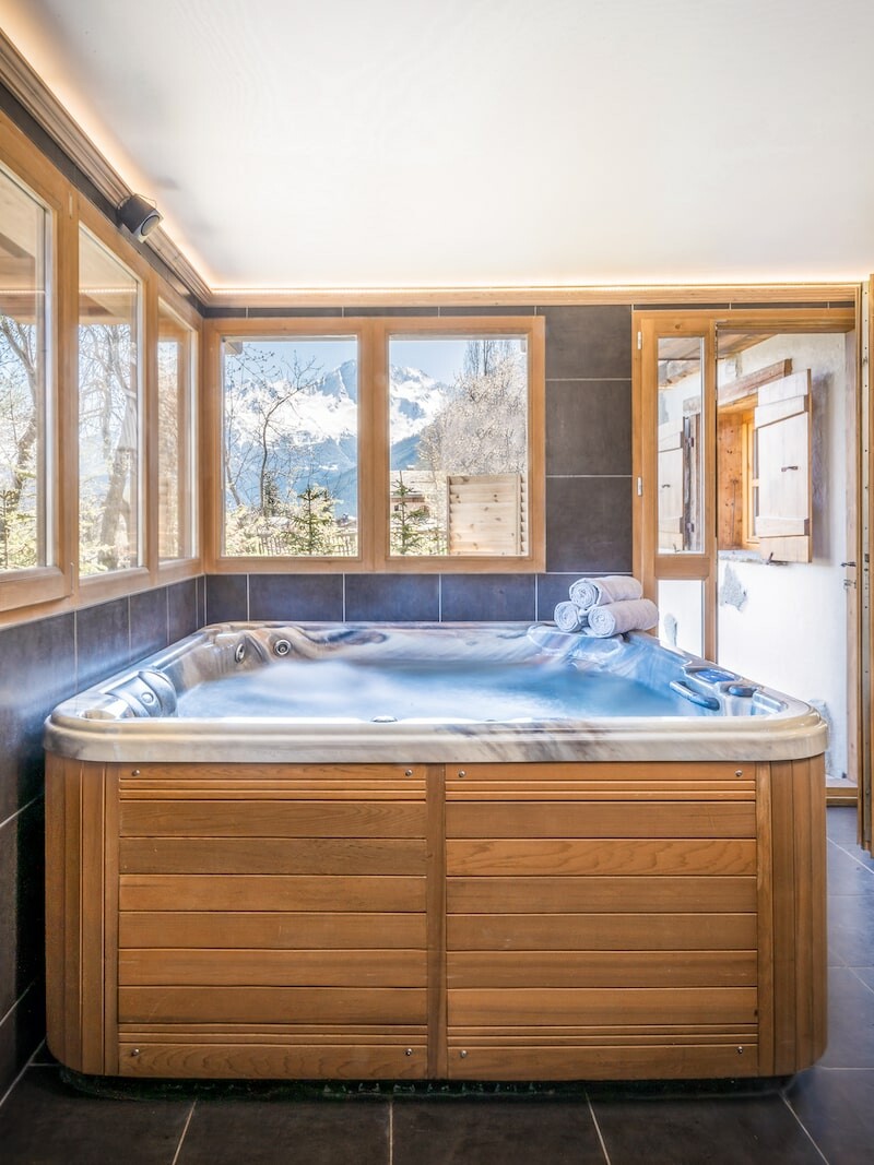 Chalet Jardin d'Angèle | ©Richard Roberts, jacuzzi